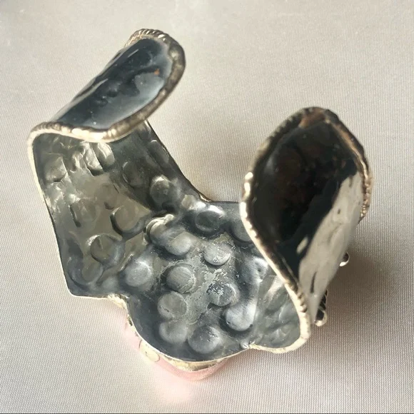 GORGEOUS Tri-Tone Gemstone Cuff - Picture 9 of 10